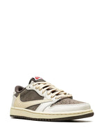 NIKE AIR JORDAN 1 X TRAVIS SCOTT LOW OG "REVERSE MOCHA" SNEAKERS